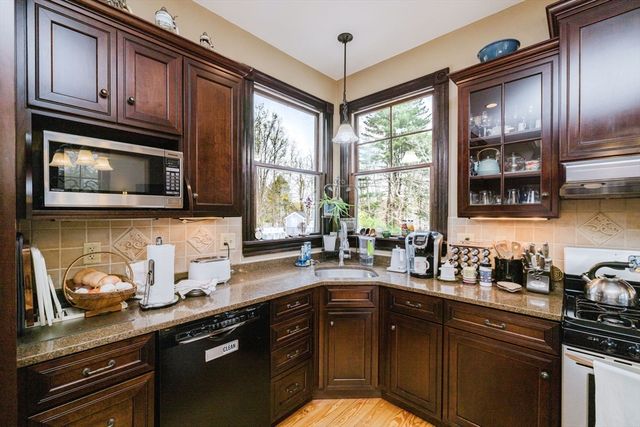 279 Main St, Bridgewater, MA 02324