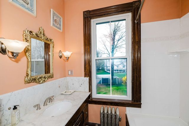 279 Main St, Bridgewater, MA 02324