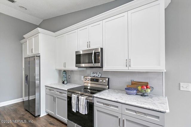 8013 WEATHER VANE Drive, Jacksonville, FL 32244