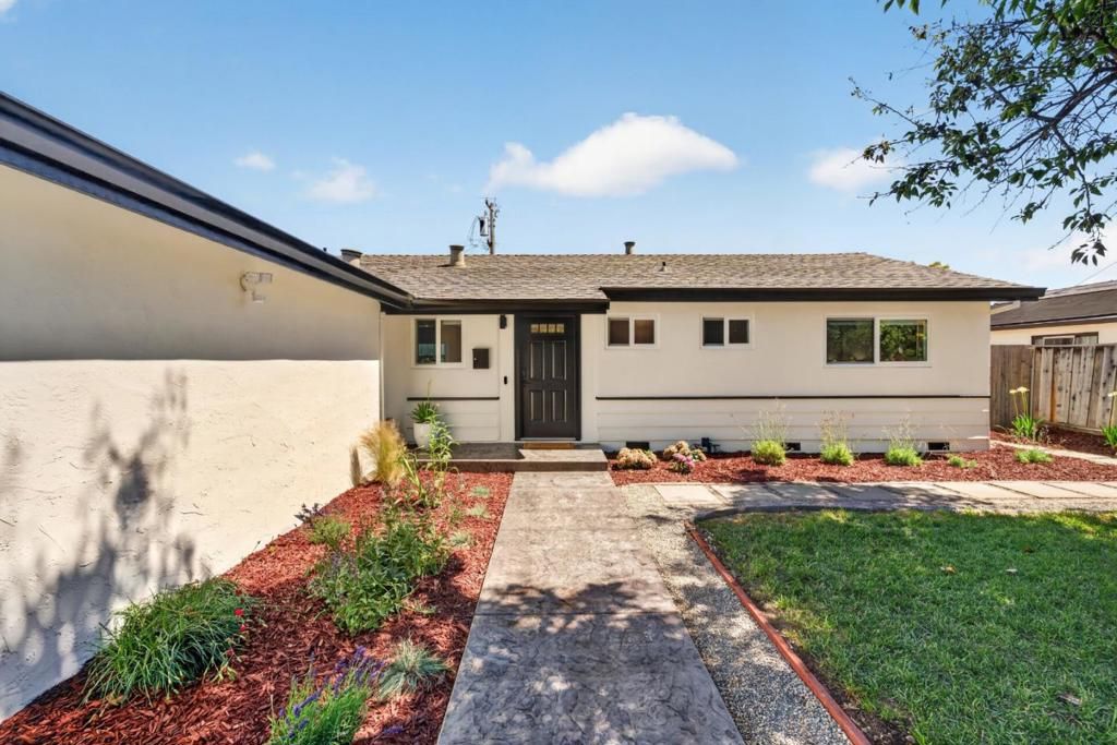 Image 3 of property listing at 1434 Myrtle Avenue, San Jose, CA 95118
