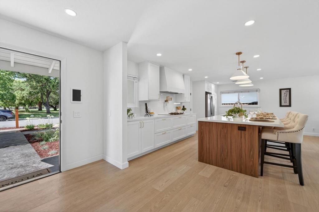 Image 4 of property listing at 1434 Myrtle Avenue, San Jose, CA 95118