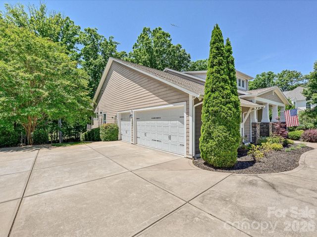 1044 Wessington Manor Lane, Fort Mill, SC 29715