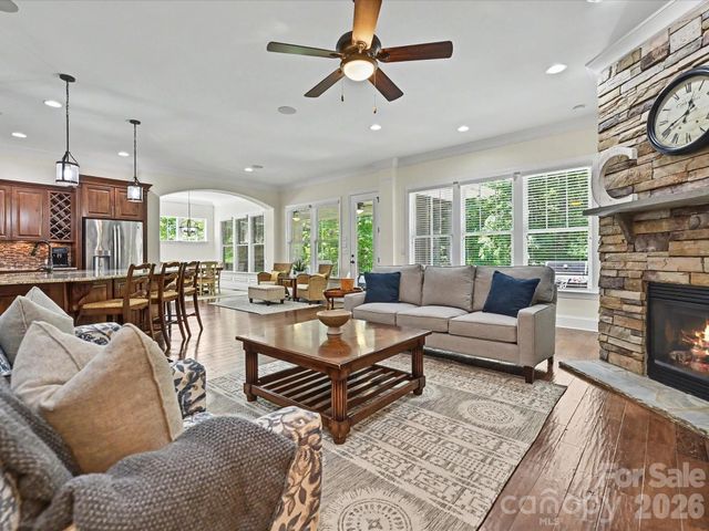 1044 Wessington Manor Lane, Fort Mill, SC 29715