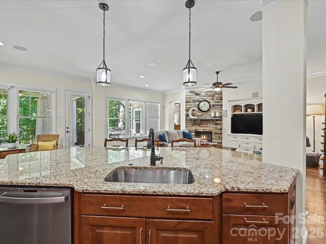 1044 Wessington Manor Lane, Fort Mill, SC 29715