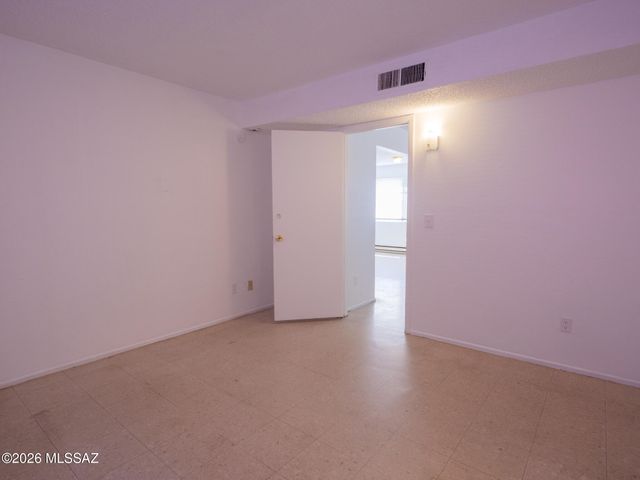 2460 N Balboa Avenue, Tucson, AZ 85705