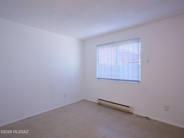 2460 N Balboa Avenue, Tucson, AZ 85705