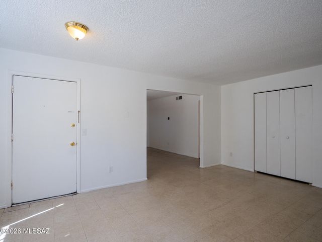 2460 N Balboa Avenue, Tucson, AZ 85705