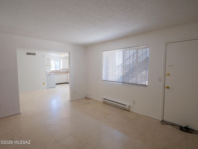 2460 N Balboa Avenue, Tucson, AZ 85705