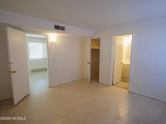 2460 N Balboa Avenue, Tucson, AZ 85705