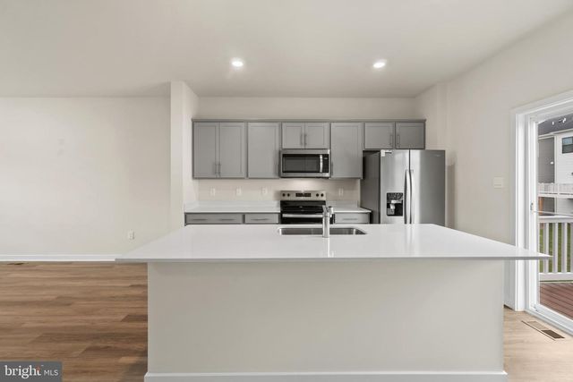 166 SOFT RUSH LN, La Plata, MD 20646
