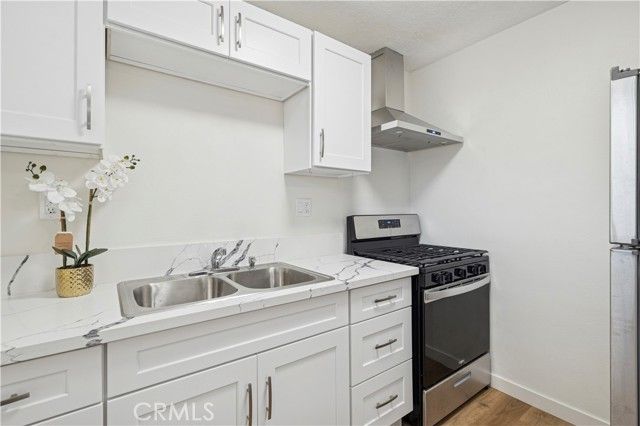 525 Catalina H, Laguna Beach, CA 92651