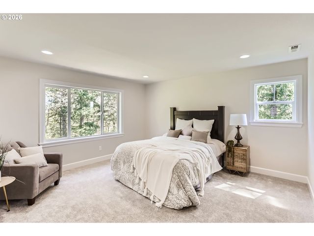 5802 Nw BANNISTER Dr, Portland, OR 97229