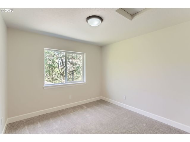 5802 Nw BANNISTER Dr, Portland, OR 97229