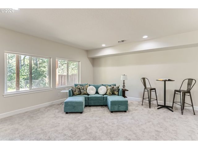 5802 Nw BANNISTER Dr, Portland, OR 97229