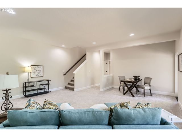 5802 Nw BANNISTER Dr, Portland, OR 97229
