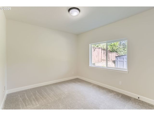 5802 Nw BANNISTER Dr, Portland, OR 97229