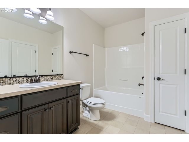 5802 Nw BANNISTER Dr, Portland, OR 97229