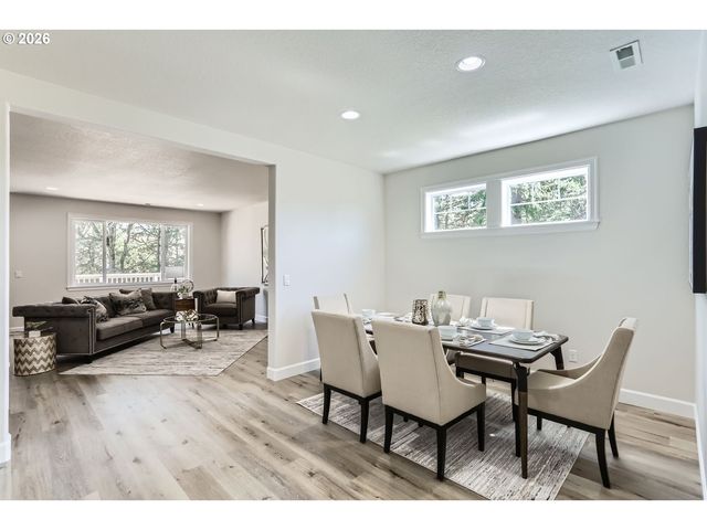 5802 Nw BANNISTER Dr, Portland, OR 97229