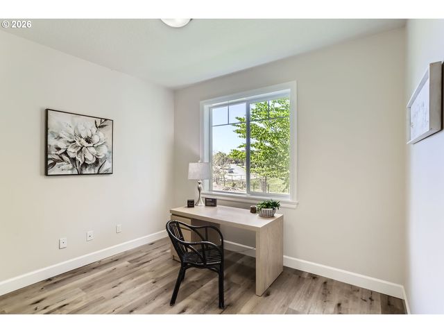 5802 Nw BANNISTER Dr, Portland, OR 97229