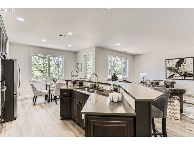 5802 Nw BANNISTER Dr, Portland, OR 97229