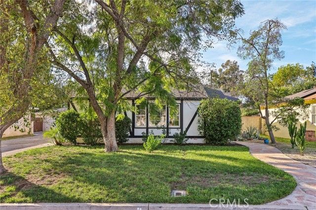 6539 Blucher Avenue, Van Nuys (los Angeles), CA 91406