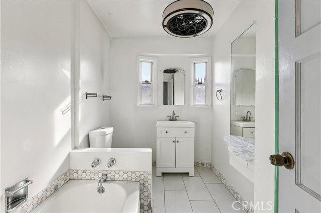 6539 Blucher Avenue, Van Nuys (los Angeles), CA 91406