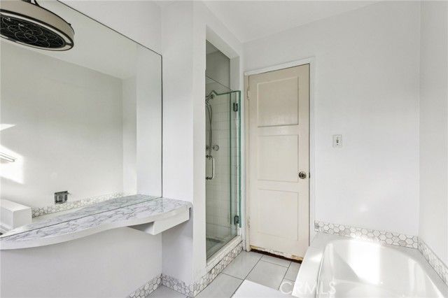 6539 Blucher Avenue, Van Nuys (los Angeles), CA 91406