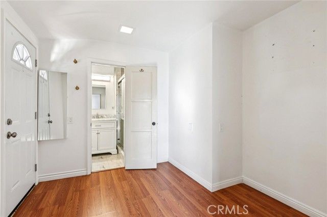 6539 Blucher Avenue, Van Nuys (los Angeles), CA 91406