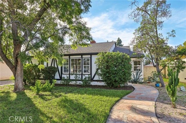 6539 Blucher Avenue, Van Nuys (los Angeles), CA 91406