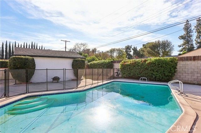 6539 Blucher Avenue, Van Nuys (los Angeles), CA 91406