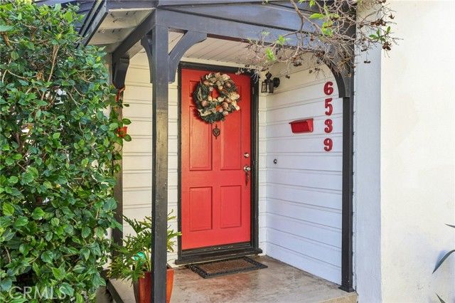 6539 Blucher Avenue, Van Nuys (los Angeles), CA 91406