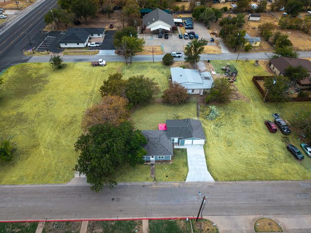 201 Deputy Larry Miller Drive, Granbury, TX 76048