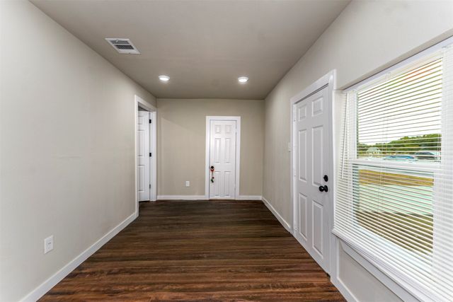 201 Deputy Larry Miller Drive, Granbury, TX 76048