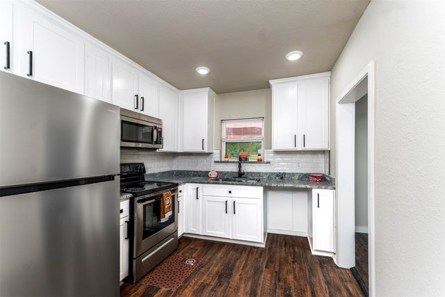 201 Deputy Larry Miller Drive, Granbury, TX 76048