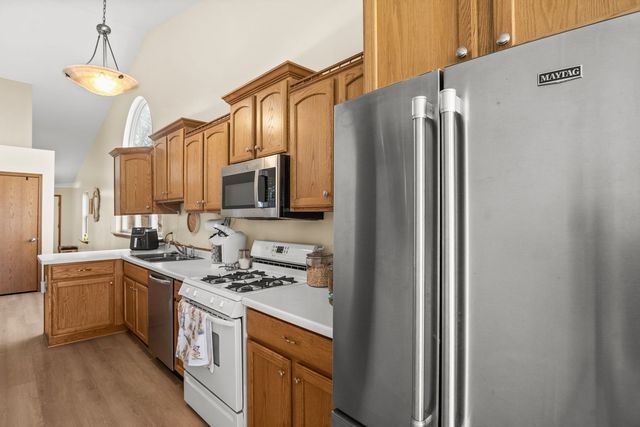 3805 South Pointe Drive F, Dekalb, IL 60115