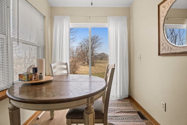 3805 South Pointe Drive F, Dekalb, IL 60115