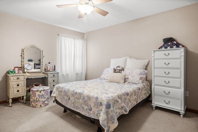 3805 South Pointe Drive F, Dekalb, IL 60115