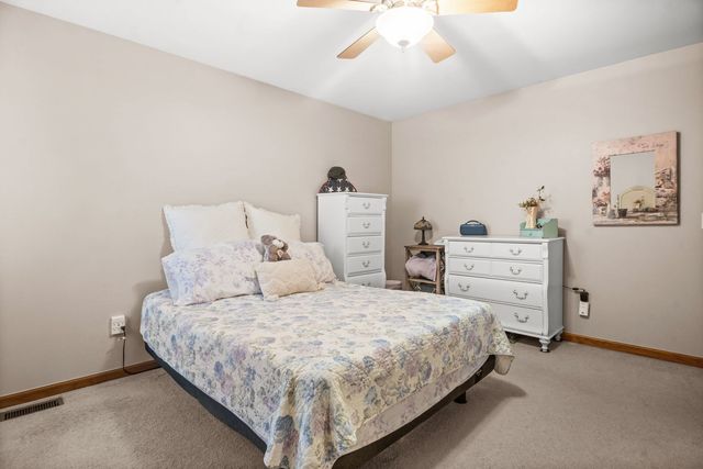 3805 South Pointe Drive F, Dekalb, IL 60115