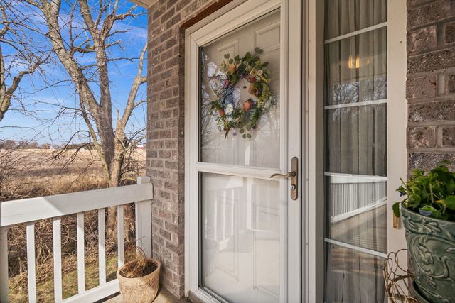 3805 South Pointe Drive F, Dekalb, IL 60115