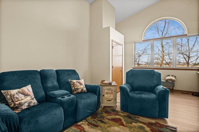 3805 South Pointe Drive F, Dekalb, IL 60115