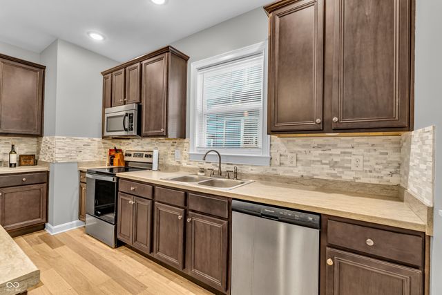 31 E Parkview Avenue, Indianapolis, IN 46201