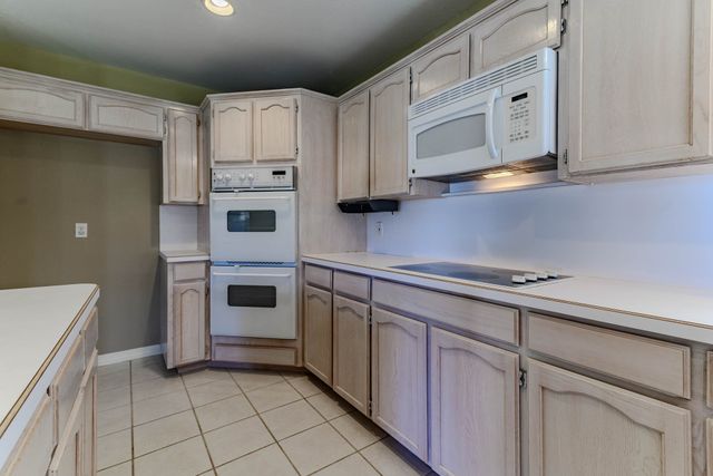 9653 Lea Shore Street, Fort Worth, TX 76179