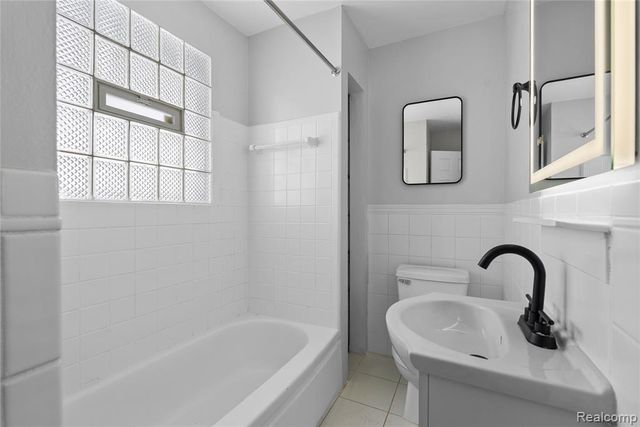 1810 E 11 Mile Road, Royal Oak, MI 48067