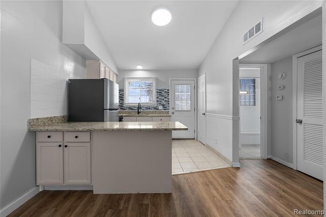 1810 E 11 Mile Road, Royal Oak, MI 48067