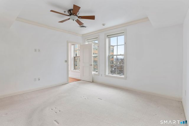 85 Memorial Road APT 313, West Hartford, CT 06107