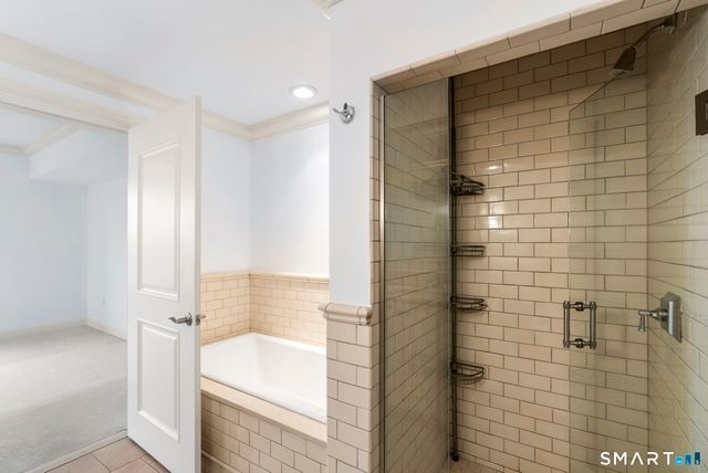 85 Memorial Road APT 313, West Hartford, CT 06107