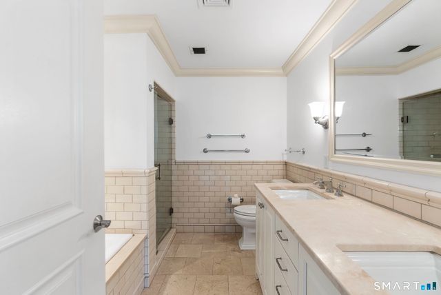 85 Memorial Road APT 313, West Hartford, CT 06107