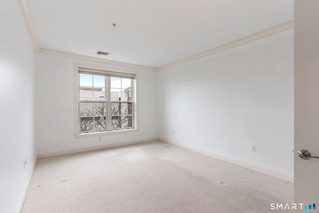 85 Memorial Road APT 313, West Hartford, CT 06107