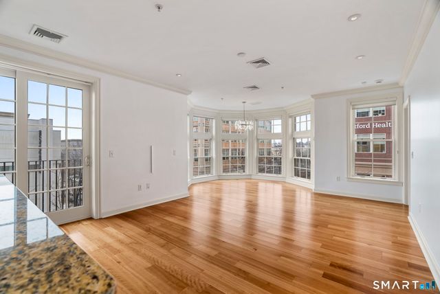 85 Memorial Road APT 313, West Hartford, CT 06107