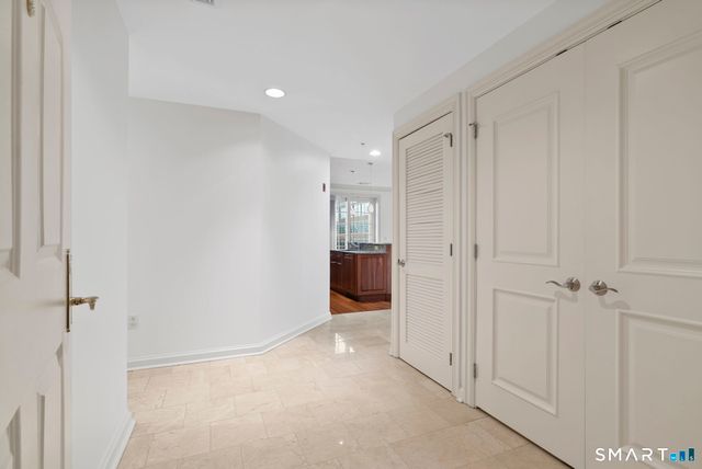 85 Memorial Road APT 313, West Hartford, CT 06107